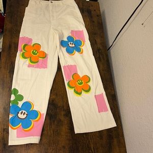 Y2k Floral Graphic White Jeans Size Small (2-4)